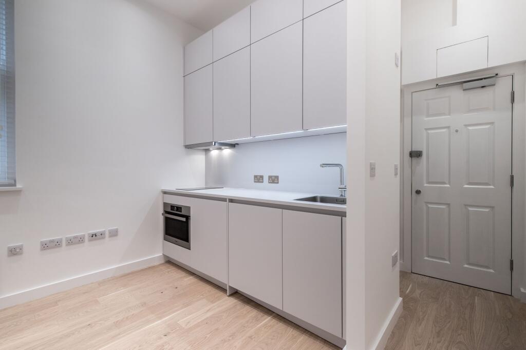 Apartment in London, South Hampstead - More