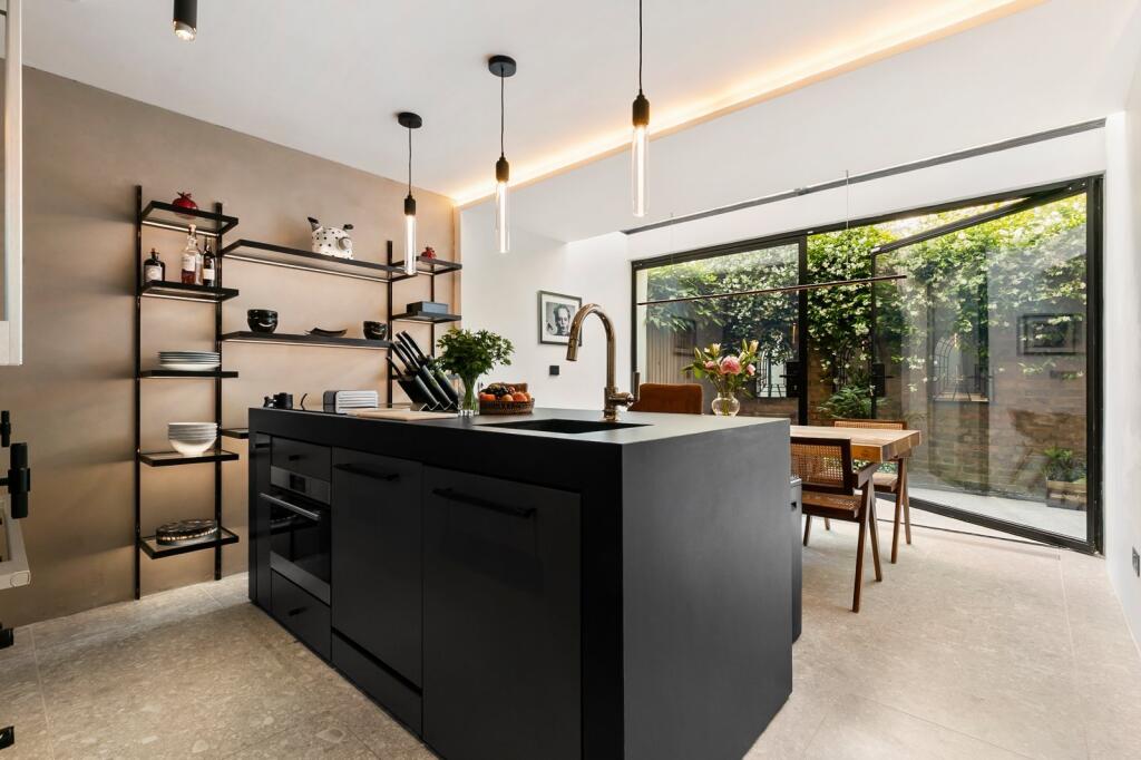 House in London - View 4
