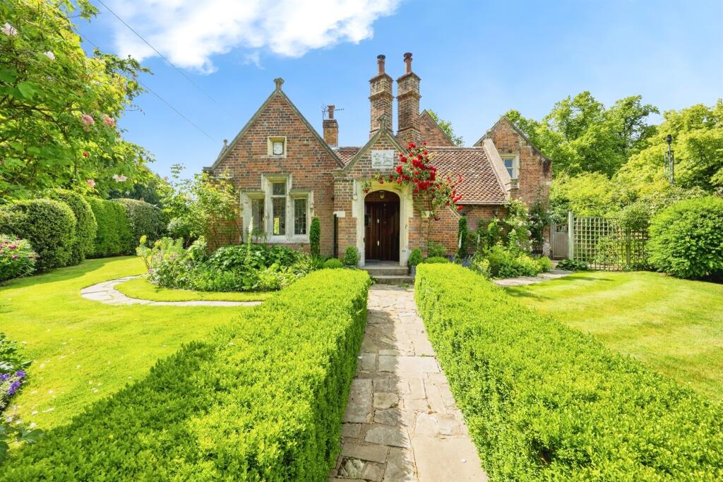 Main image of property: Missenden Road, Butlers Cross, Aylesbury