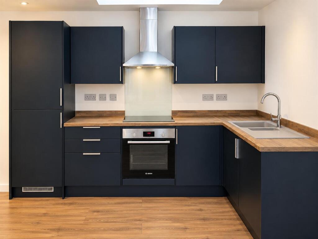 House in Salford, Greater Manchester - View 5