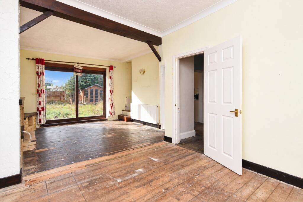 House in Southend-on-Sea, Essex - More