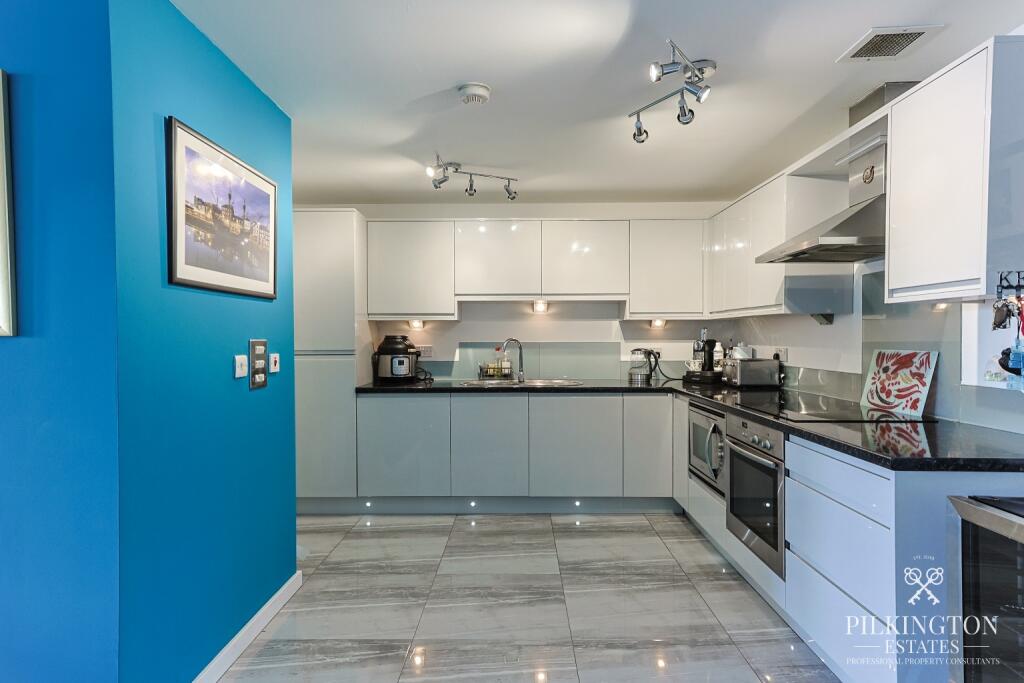 Apartment in Plymouth, Barbican - View 5