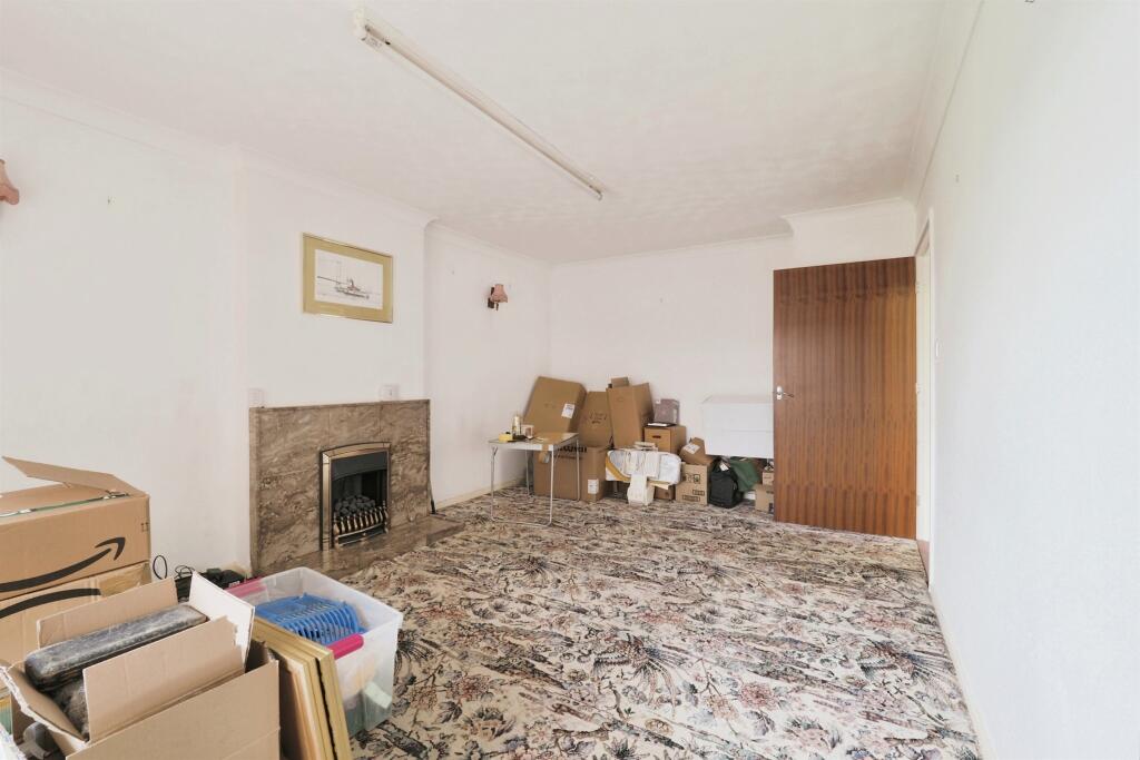 Valley View Drive, Scunthorpe photo 3