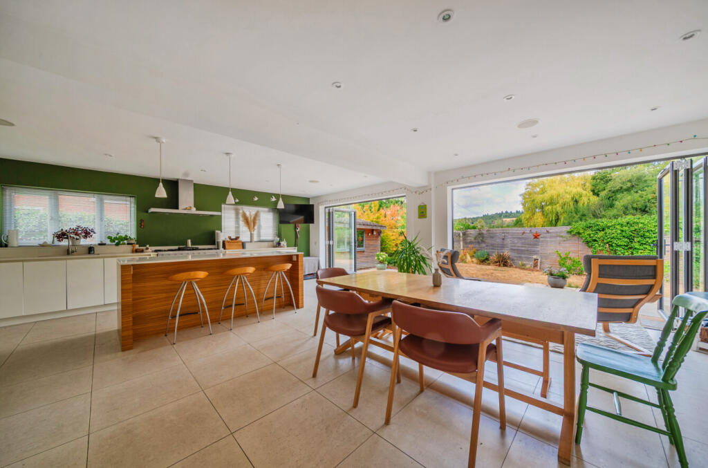 House in Guildford, Shalford - View 2
