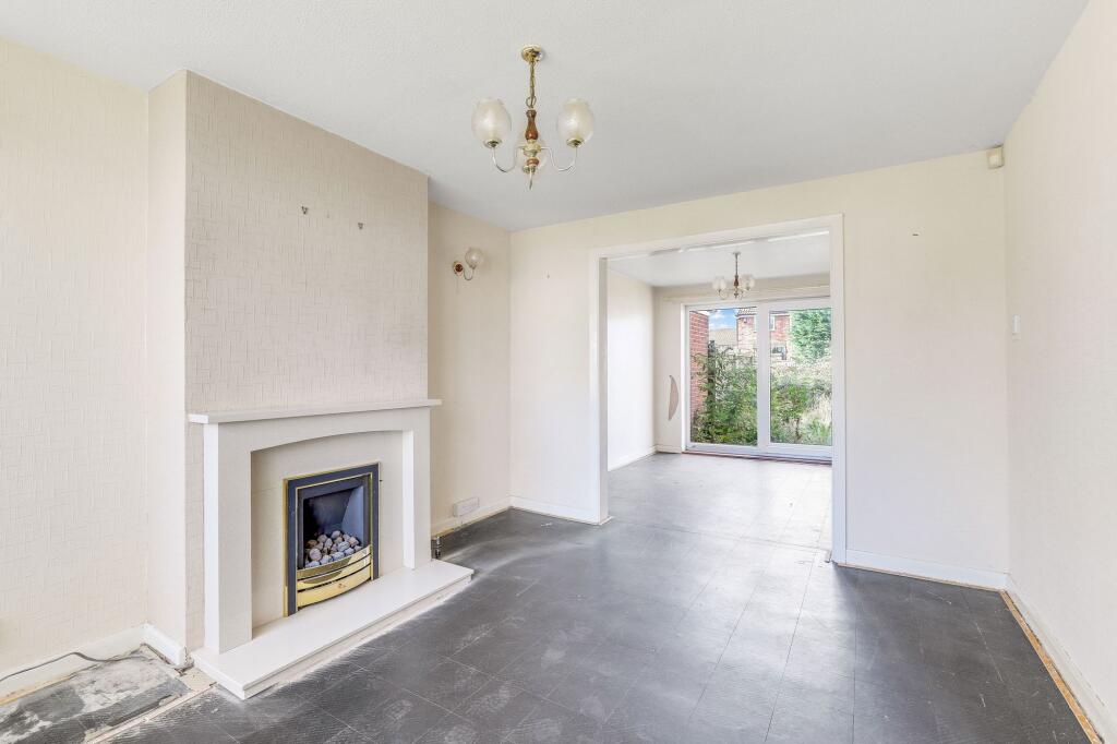 House in Nottingham, Dovedale Estate, Long Eaton - More