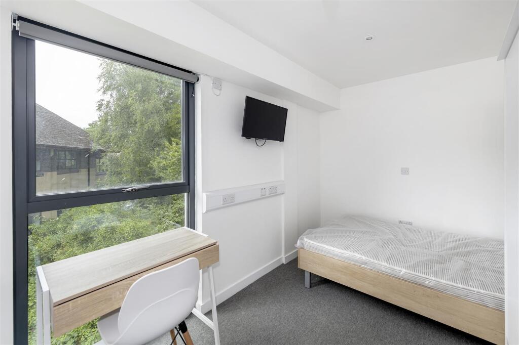Additional image 3 of Banglo House, Lower Bristol Road, Bath, BA2