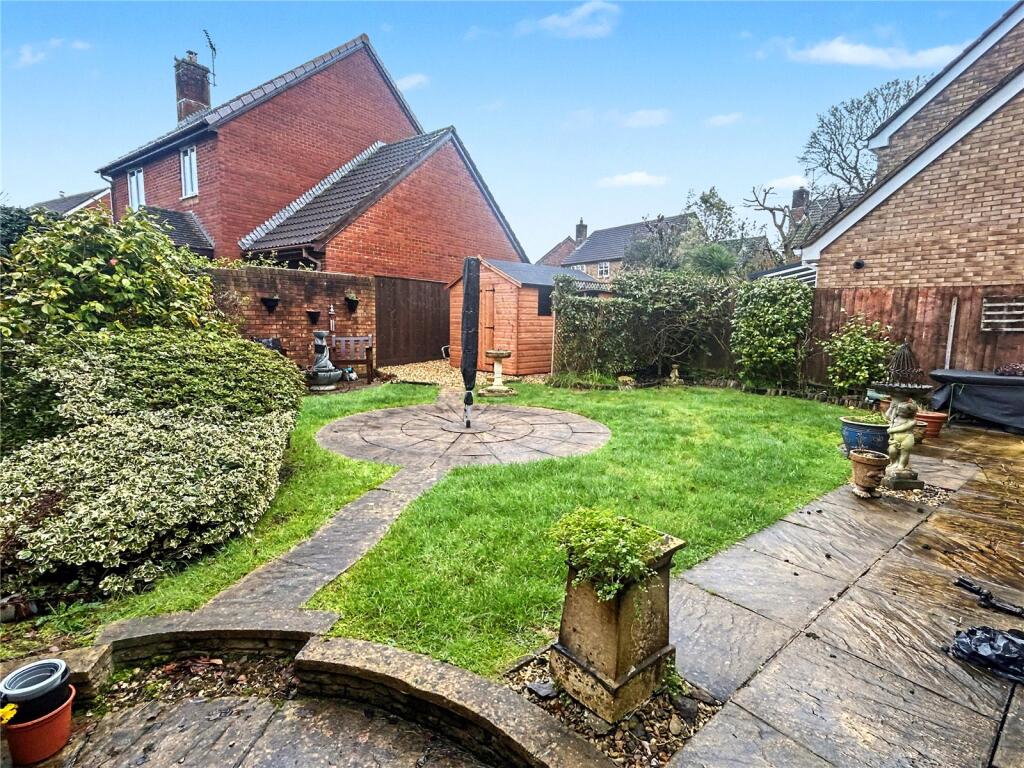 2, Rogers Close, Tiverton, Devon, EX16 photo 3