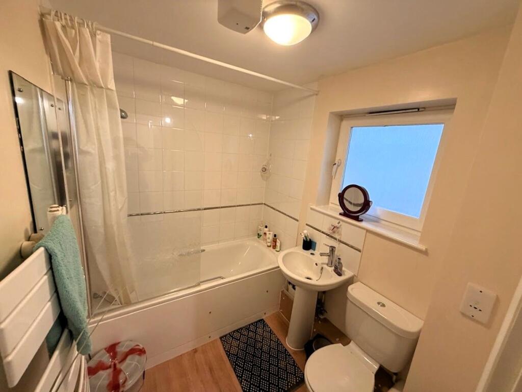 Apartment in Twickenham - More