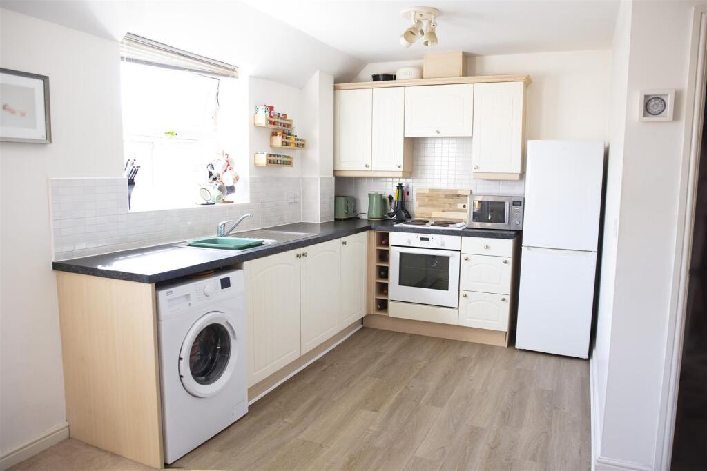 Apartment in Northampton - View 5