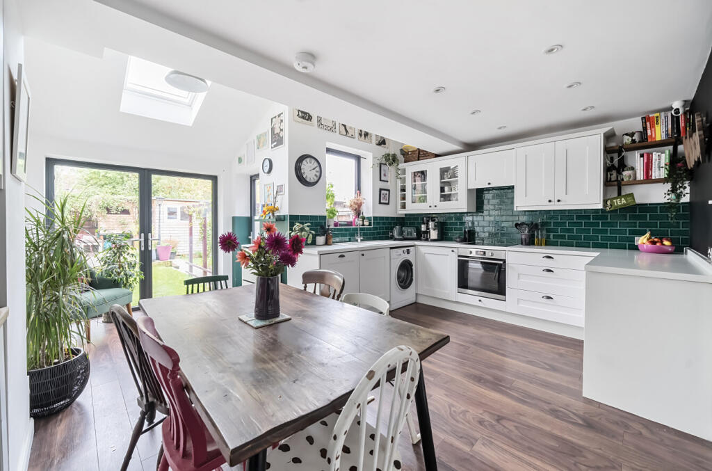 House in Winchester, Hampshire - View 2