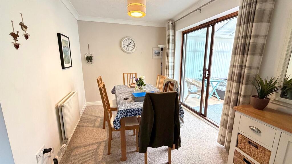 Criccieth Close, Llandudno photo 4