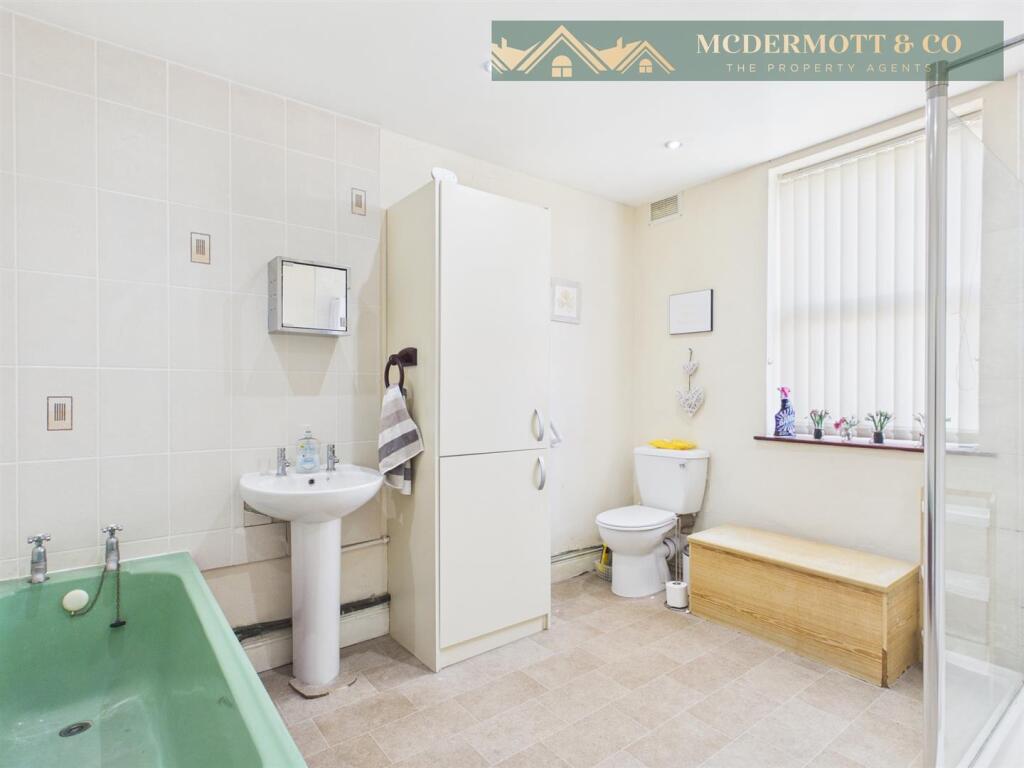 Oldham Road, Failsworth - More