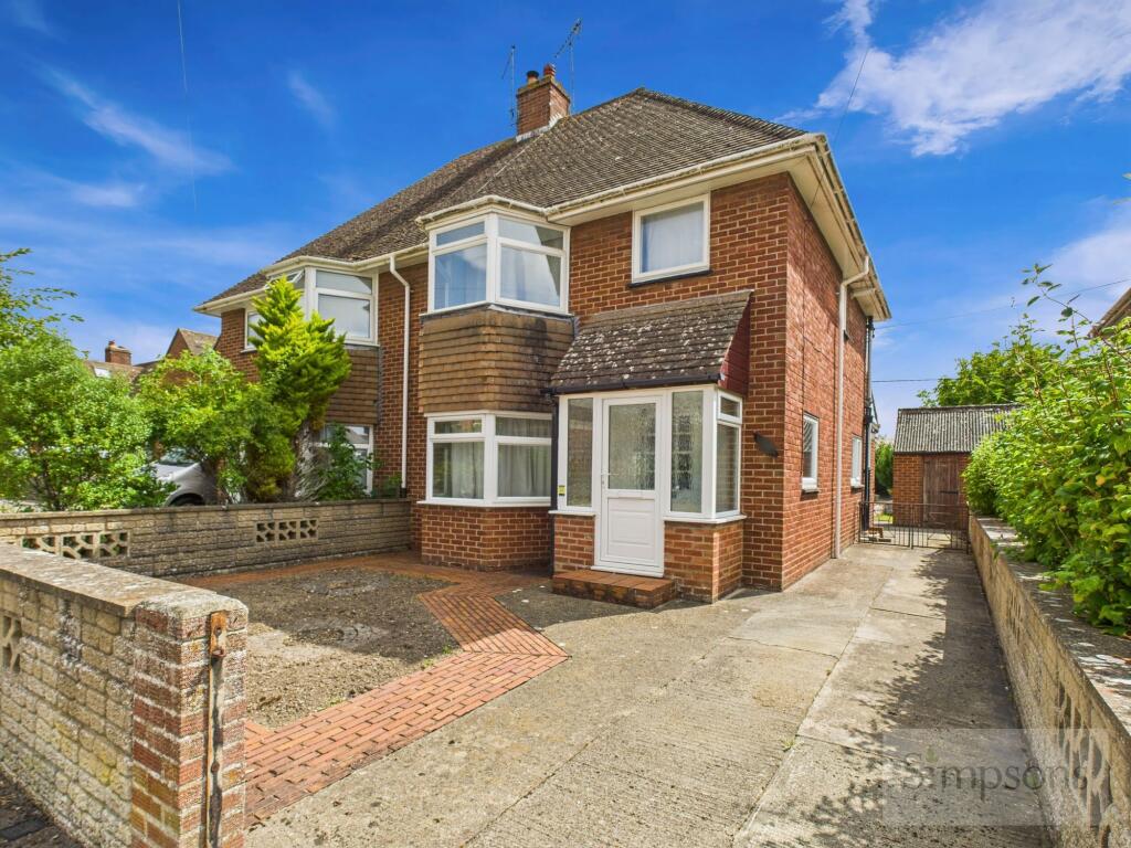 3-bed semi-detached on Hamfield, Wantage, OX12, £340,000