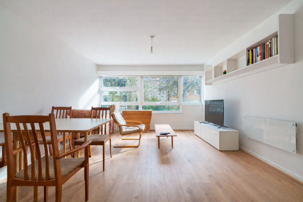 Apartment in Hove, Brunswick