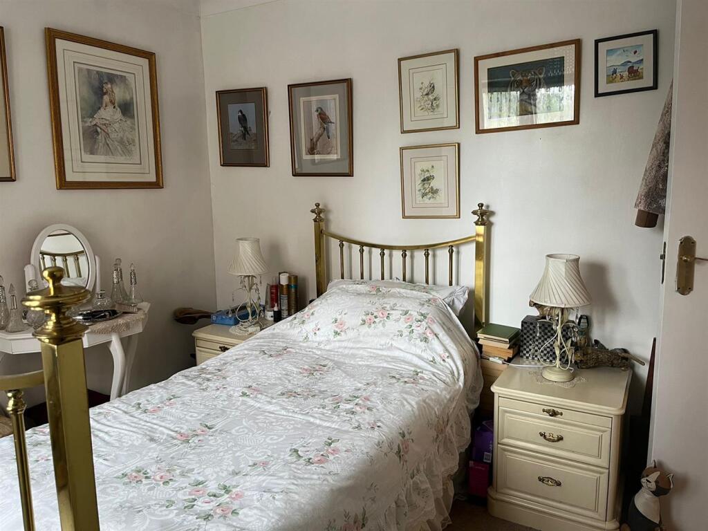 Apartment in St Albans - More