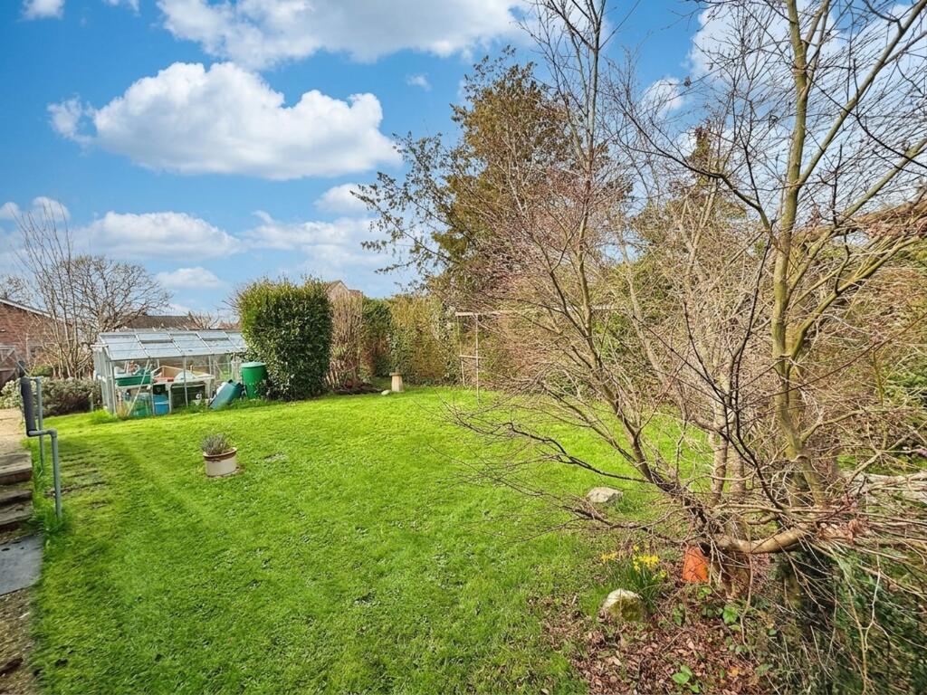 Tinneys Close, Woodfalls, SP5 photo 4