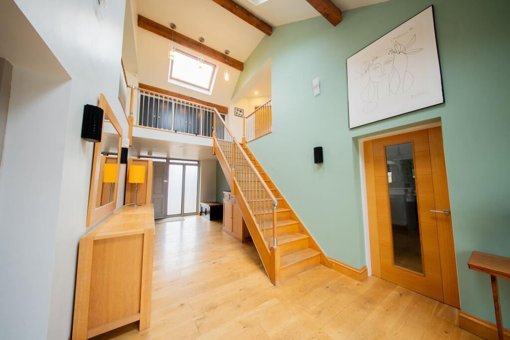 Arlington Crescent, Wilmslow, SK9 photo 4