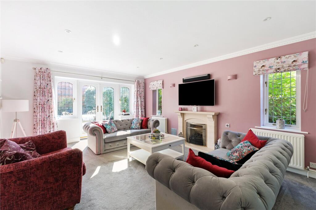 House in Hart, Eversley - View 2