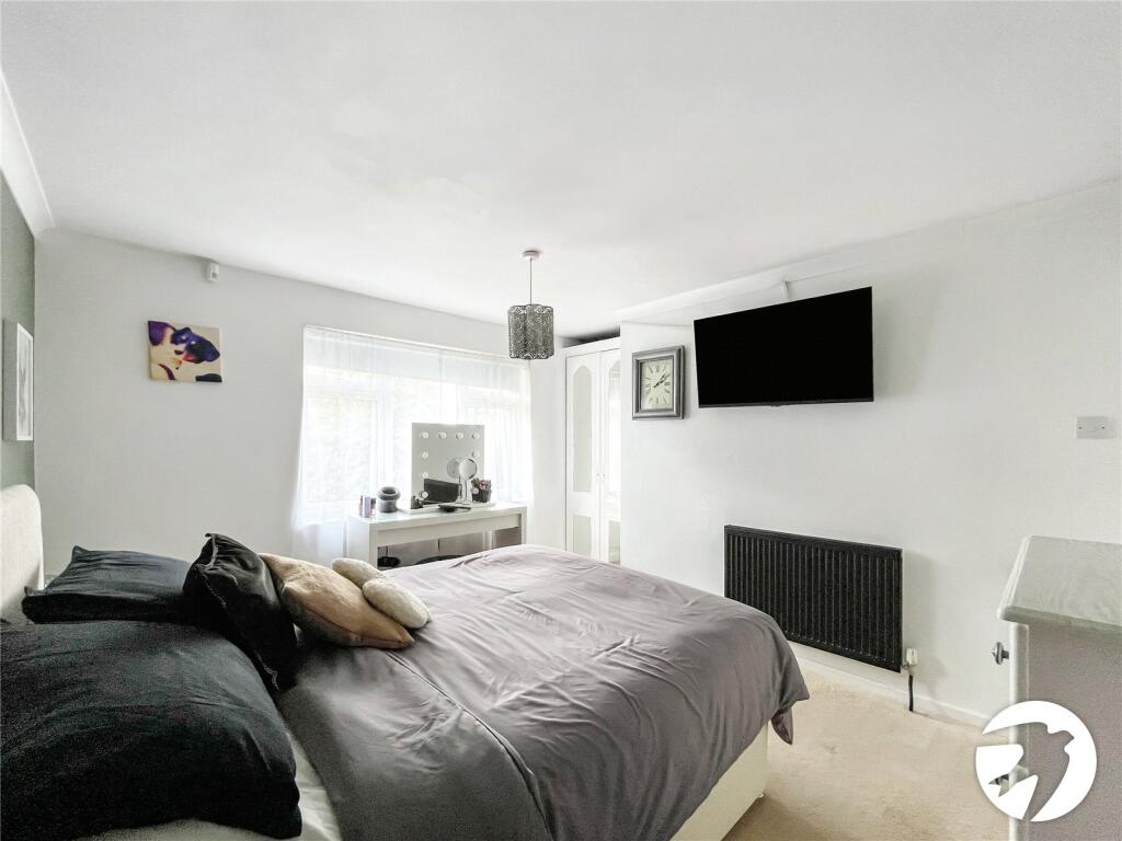 House in Swale, Newington - More