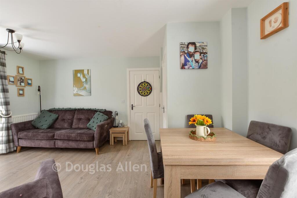 Markhams Close, Basildon, Essex – pohled 5