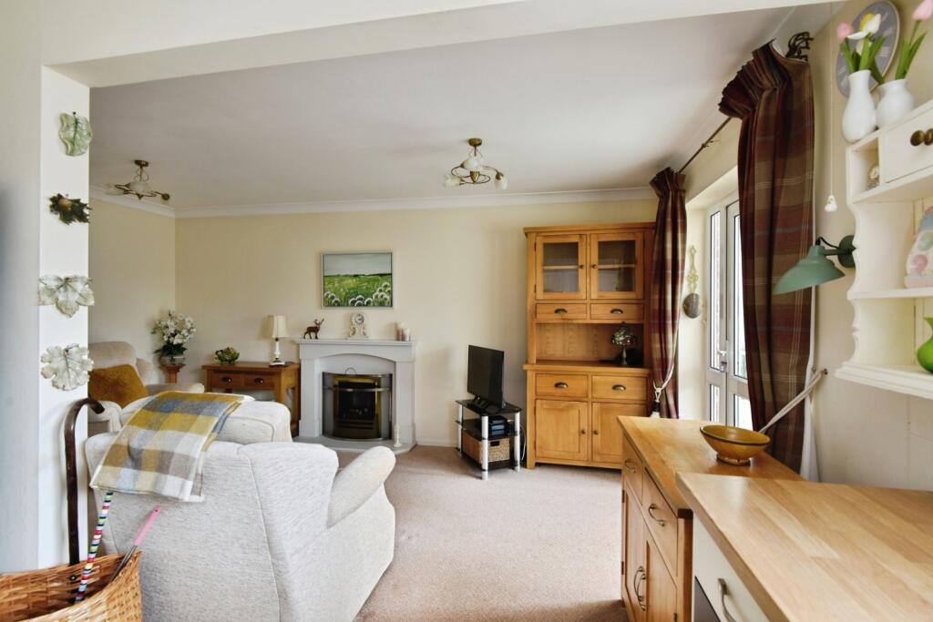 House in Newcastle-under-Lyme, Westbury Park - View 4