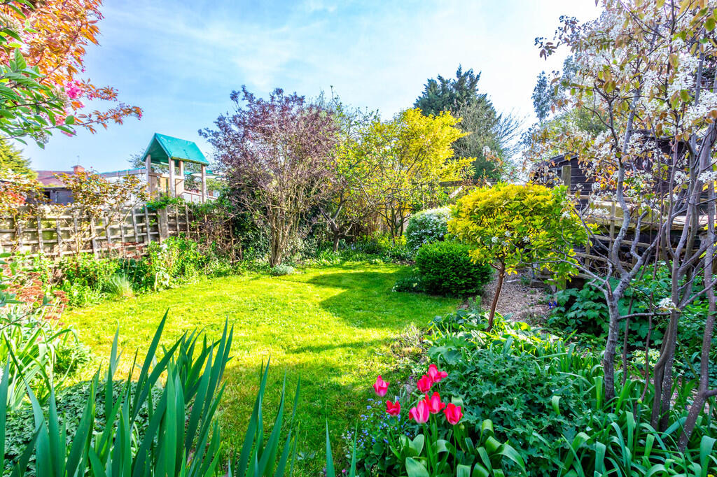 House in Rushden, North Northamptonshire - View 3