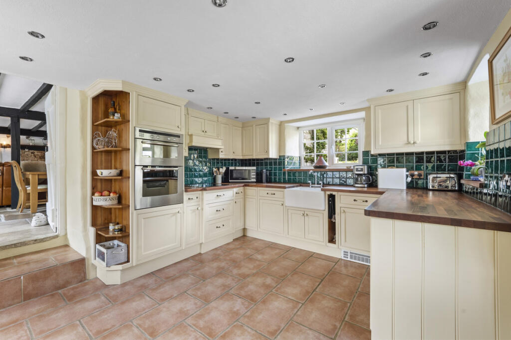 Chapel Lane, Weymouth, DT3 6 photo 3