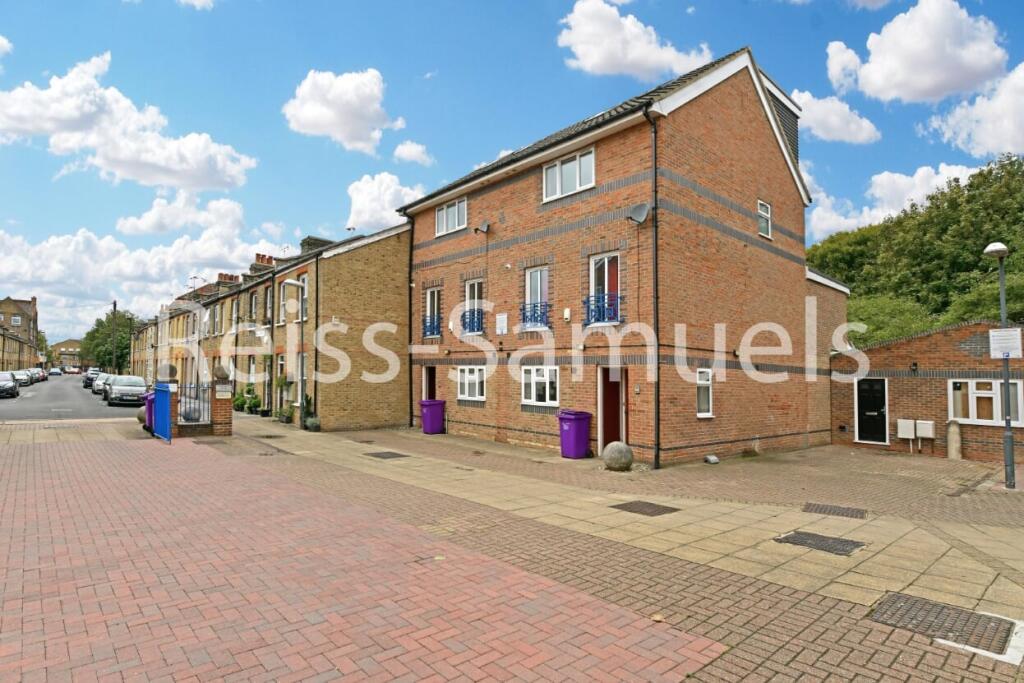 6 bedroom semi-detached house for rent