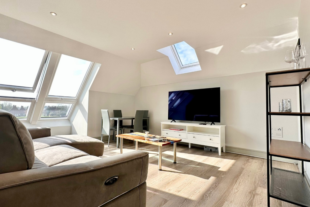 Apartment in Reading, Barkham - View 2