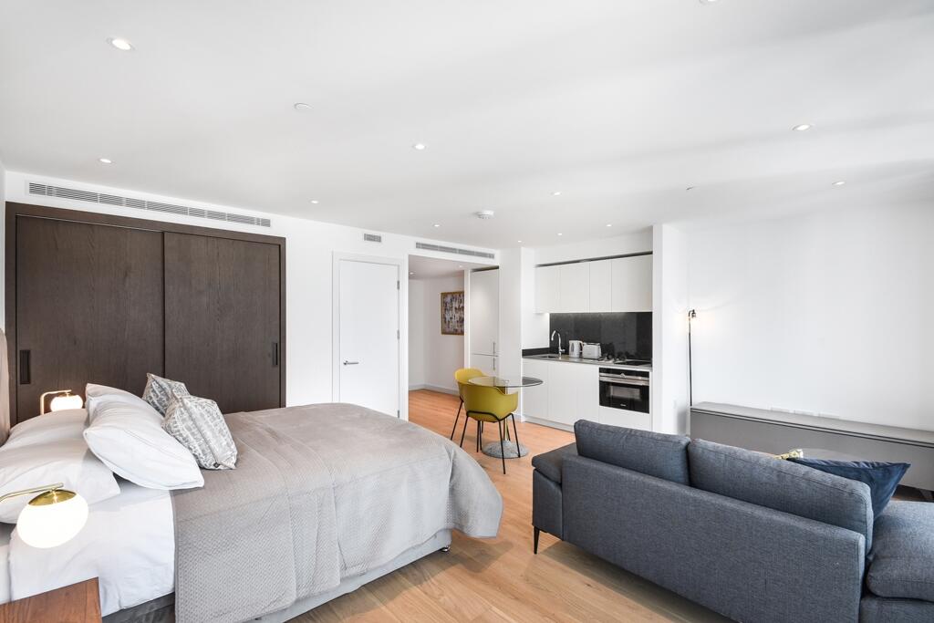 Apartment in London, Millwall, Canary Wharf - More