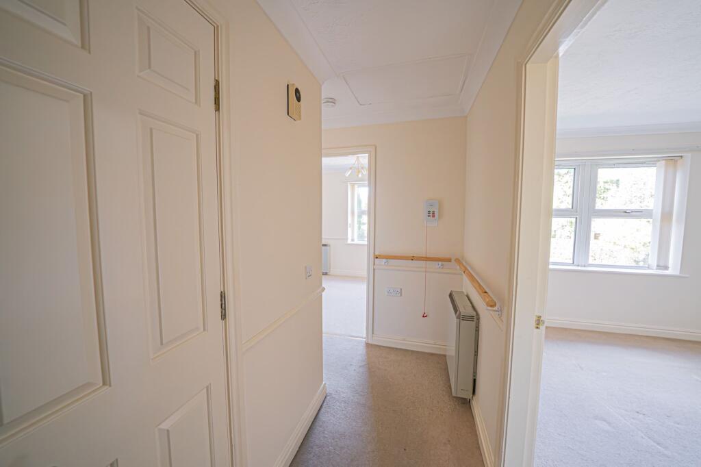 Apartment in Solihull, Knowle - View 5