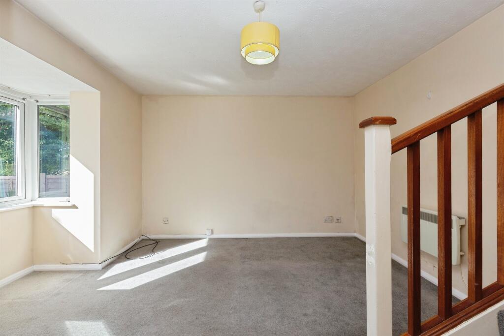 House in Aylesbury, Buckinghamshire - View 3