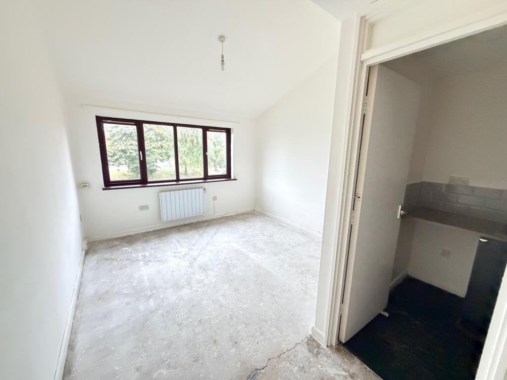 Apartment in Northampton - View 4