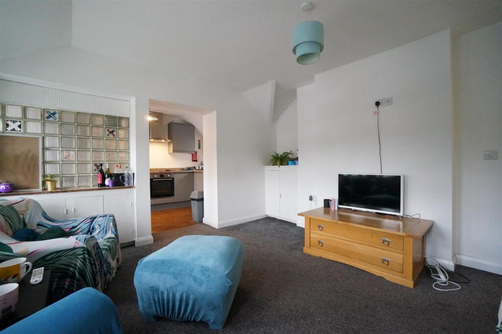 House in Bangor, Gwynedd - View 3