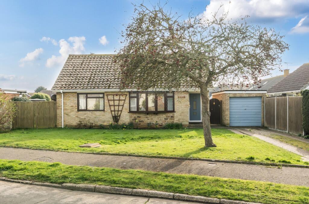 3-bed detached on Chichester Way, Selsey, PO20, £345,000
