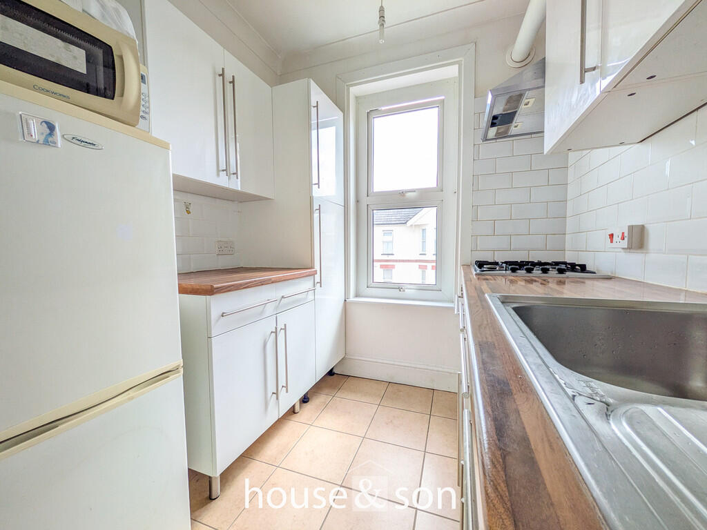 Apartment in Bournemouth - More
