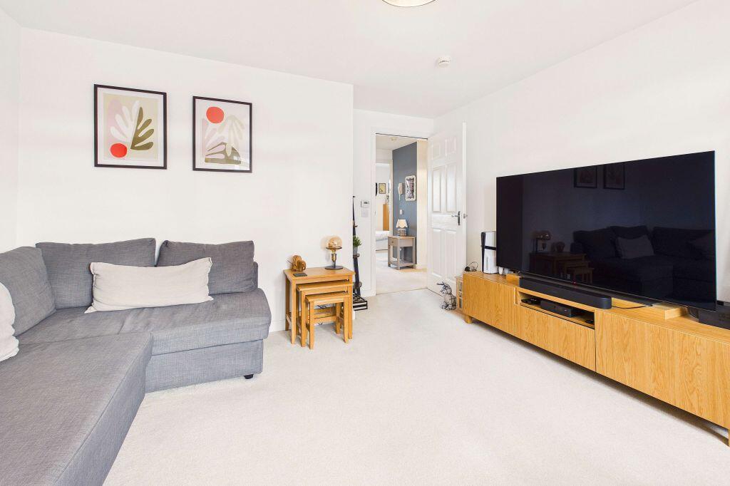 34/5 Torwood Crescent, South Gyle, Edinburgh, EH12 9GJ photo 4
