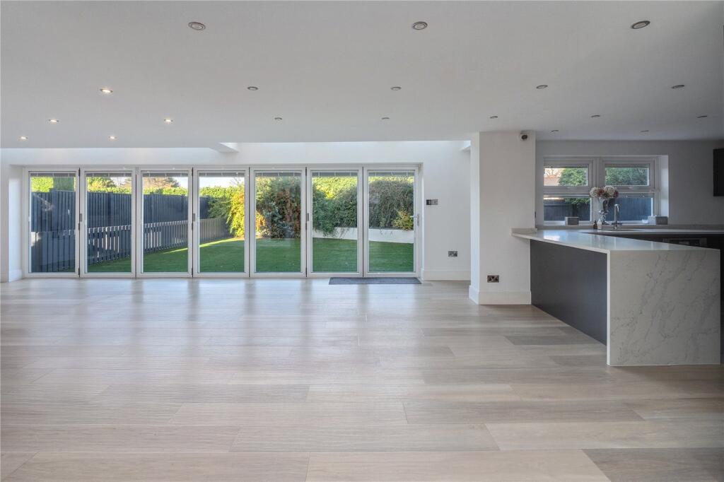Ennerdale Close, Great Warford, Alderley Edge, Cheshire, SK9 photo 2