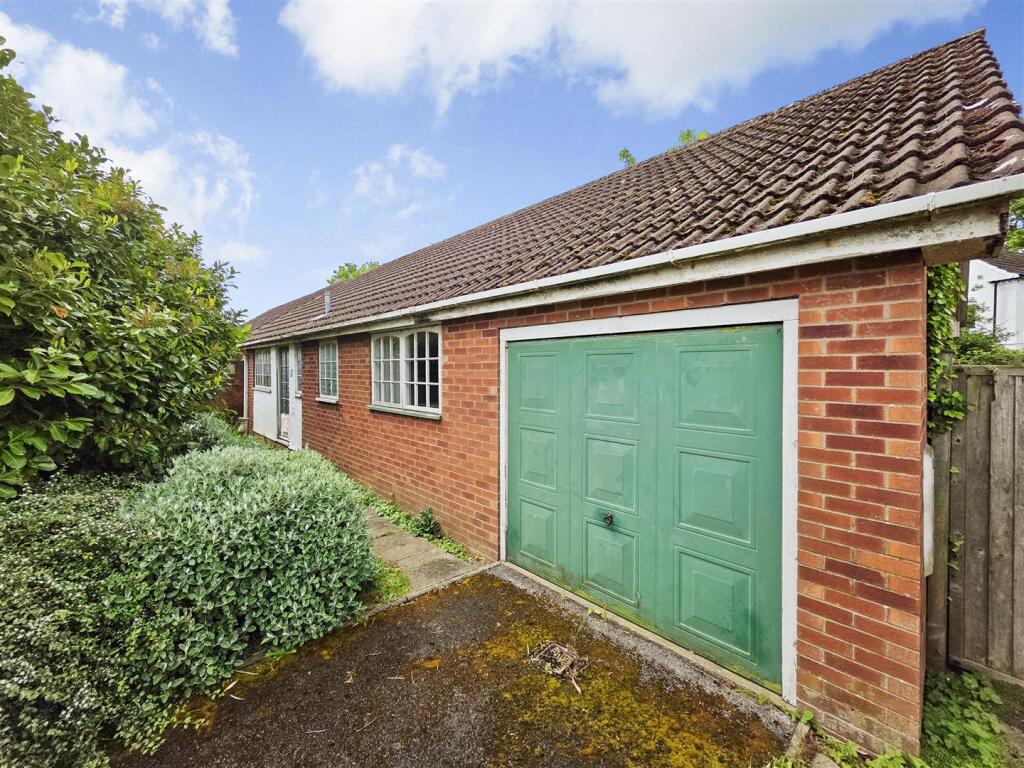 Main image of property: Pasture View, Gunthorpe, Nottingham