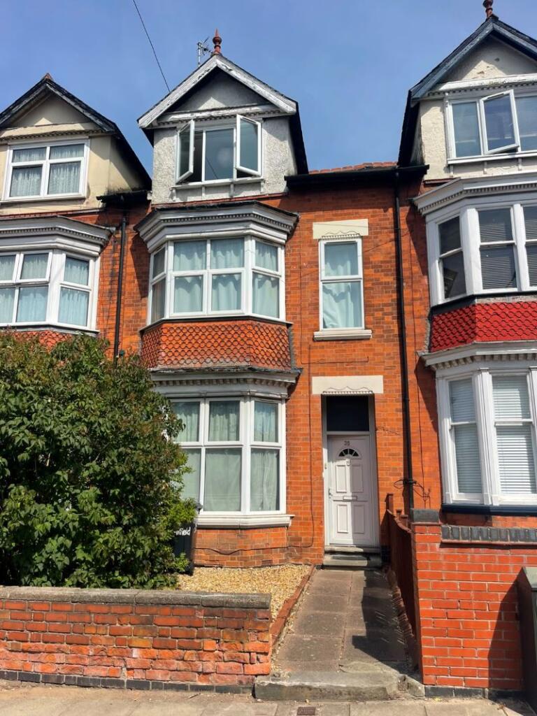Main image of property: 35 Glenfield Road, Leicester, Leicestershire, LE3 6AU