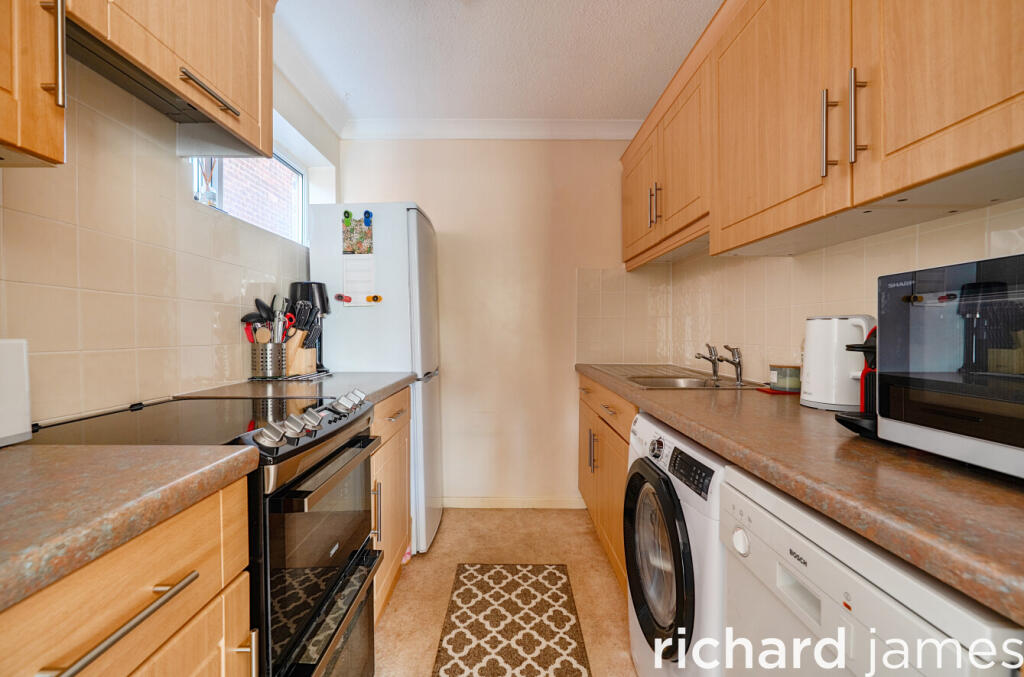 Dryden Place, Royal Wootton Bassett, SN4 photo 4