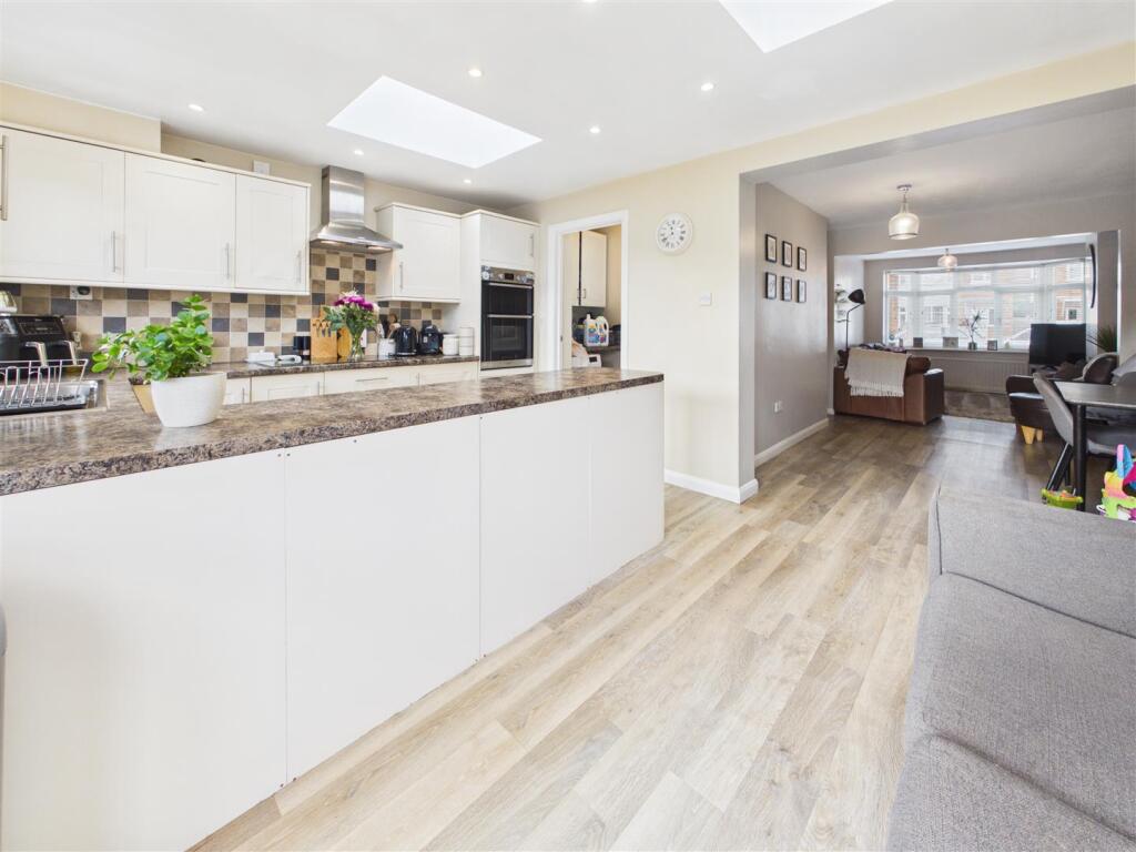 House in Walton-on-Thames, Surrey - View 2