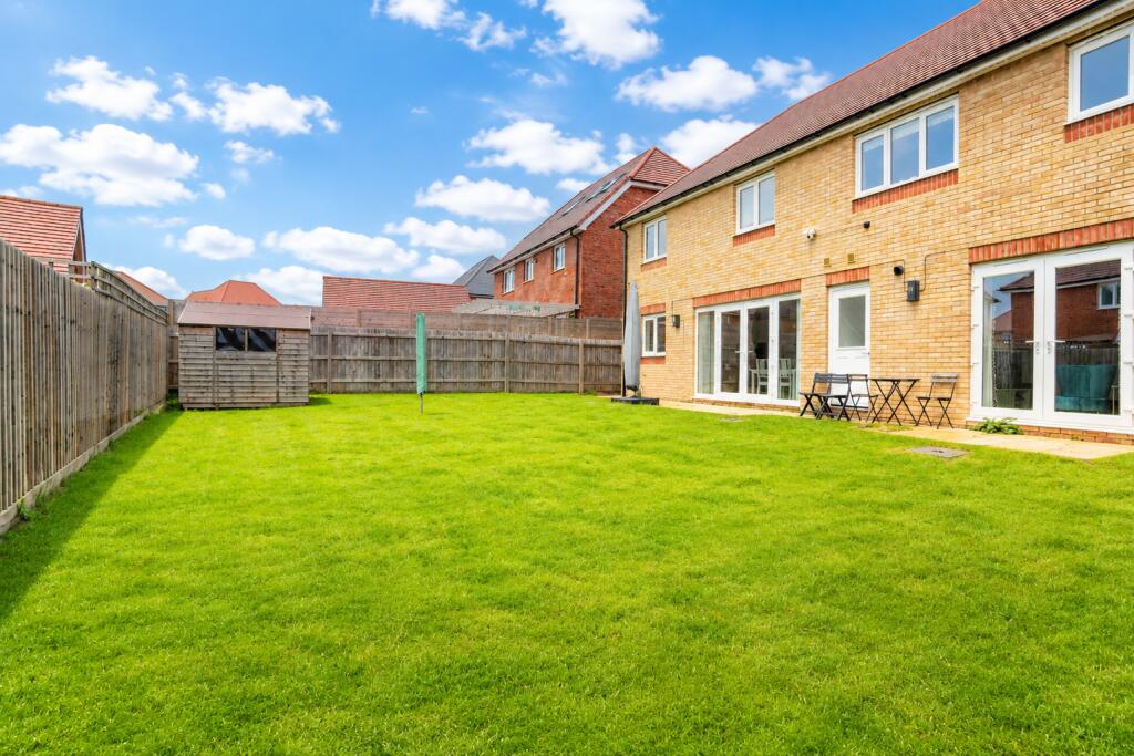 Magpie Meadows, Caddington, Luton, Bedfordshire, LU1 photo 4