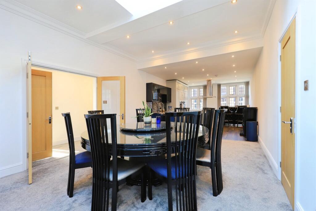 Apartment in Dudley, West Midlands - View 4