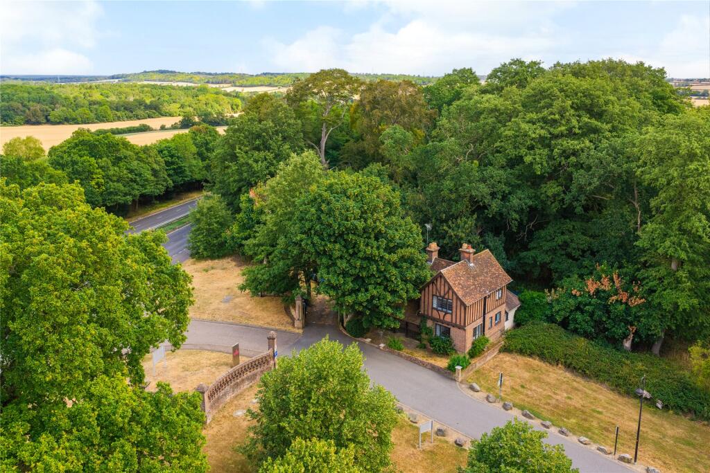 House in Luton - View 3