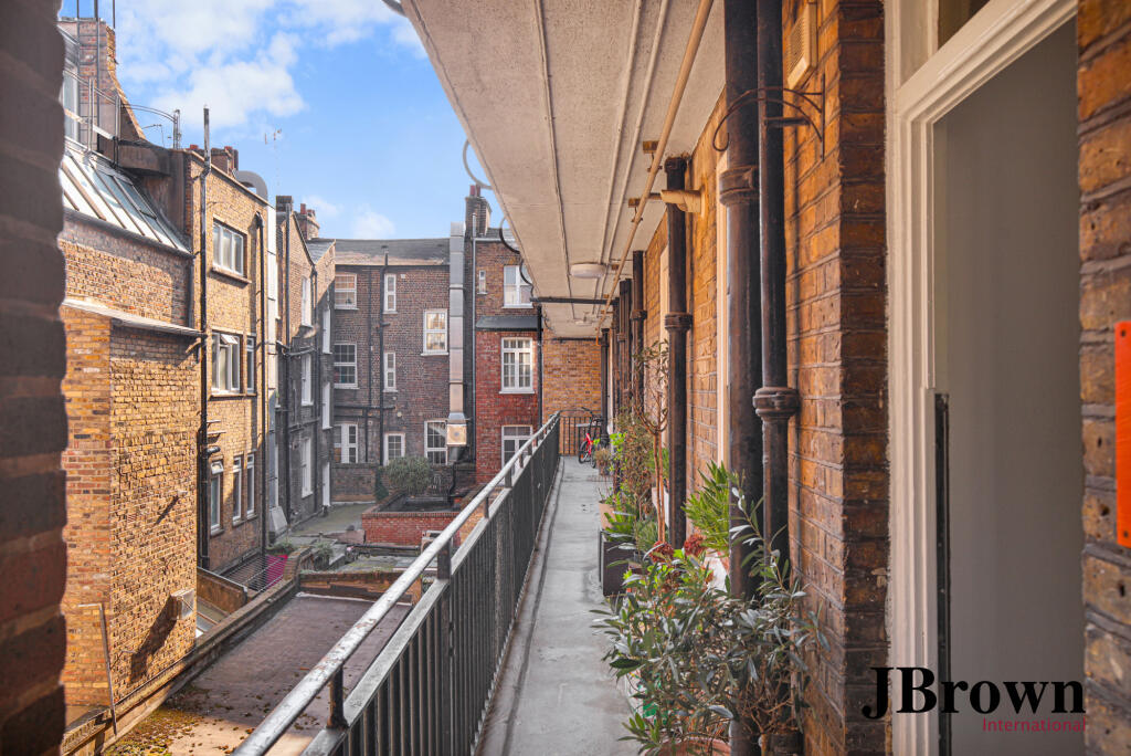 Apartment in London - More