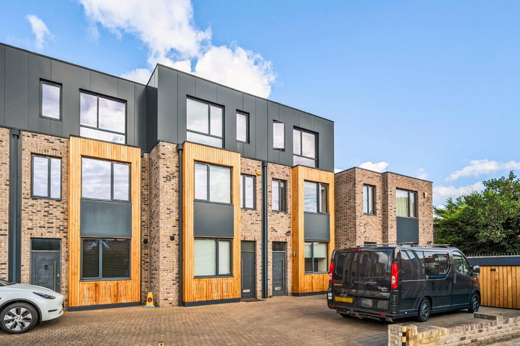Main image of property: Woodland Way, Mitcham, CR4