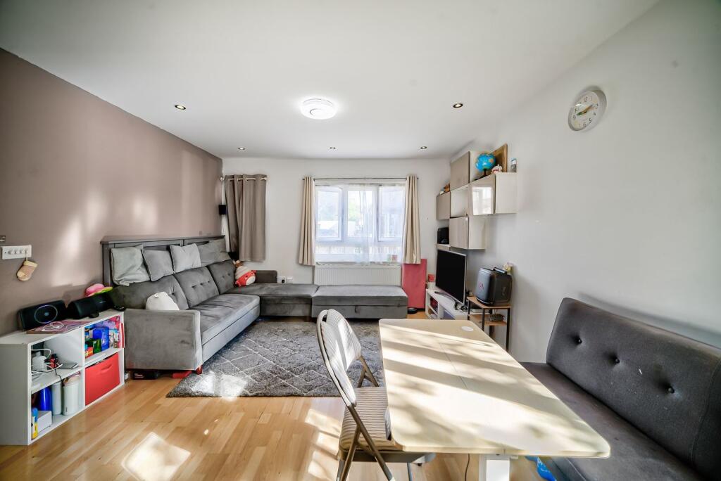 Apartment in London - More