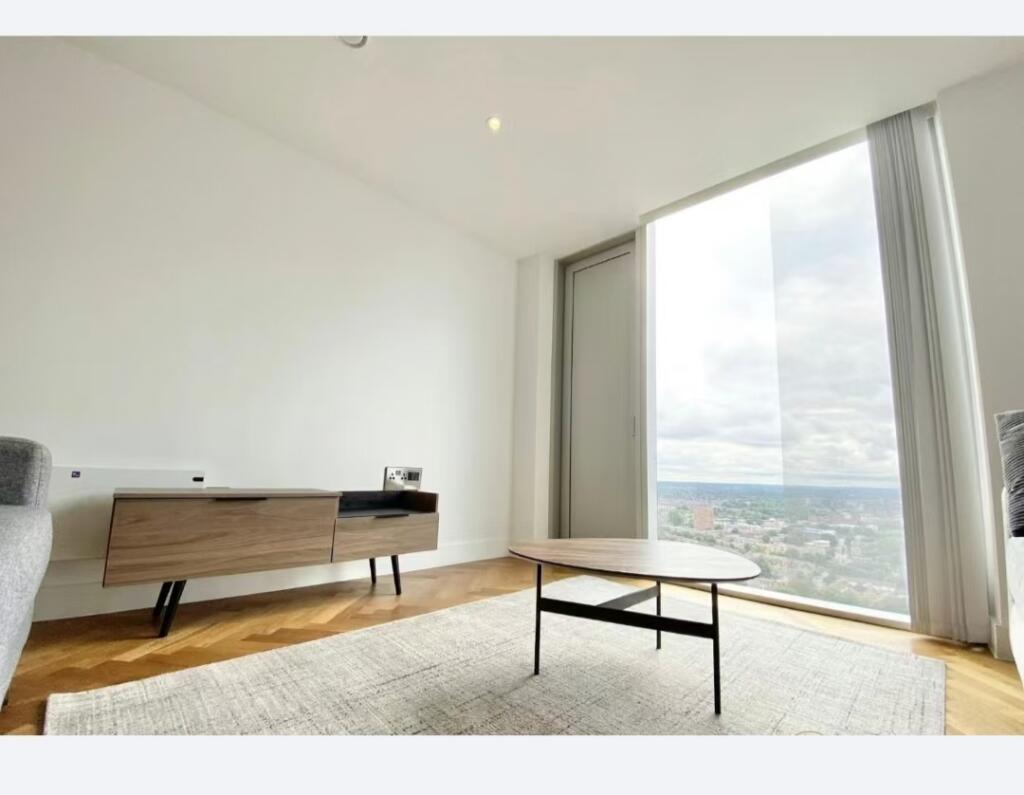Main image of property: South Tower, Deansgate Square, Owen Street, Manchester, Greater Manchester, M15