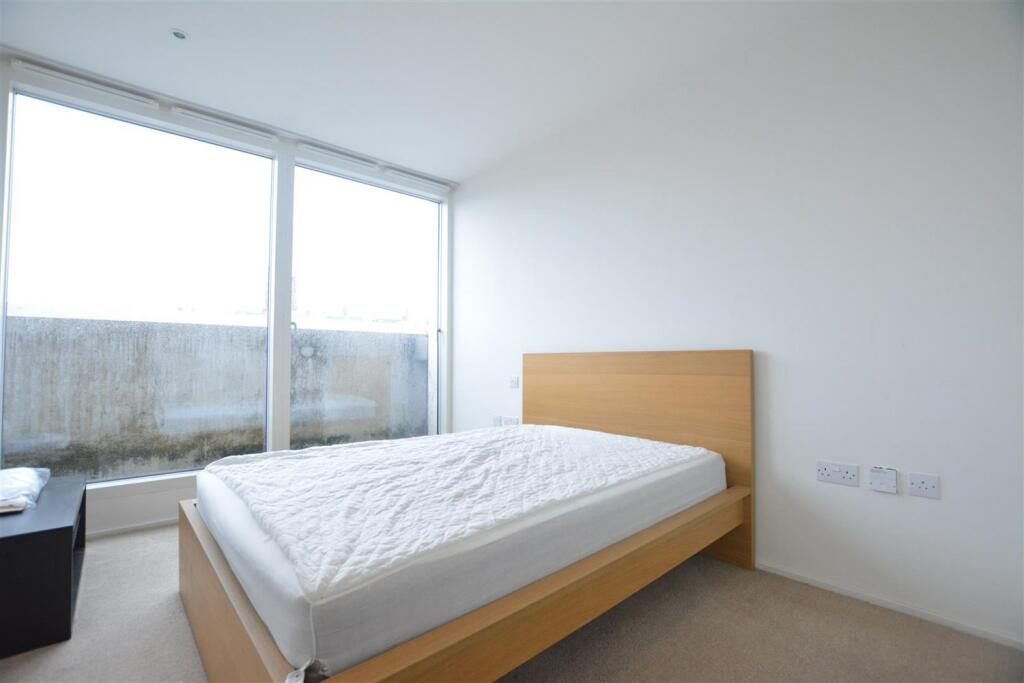 Apartment in Nottingham, Nottinghamshire - View 3